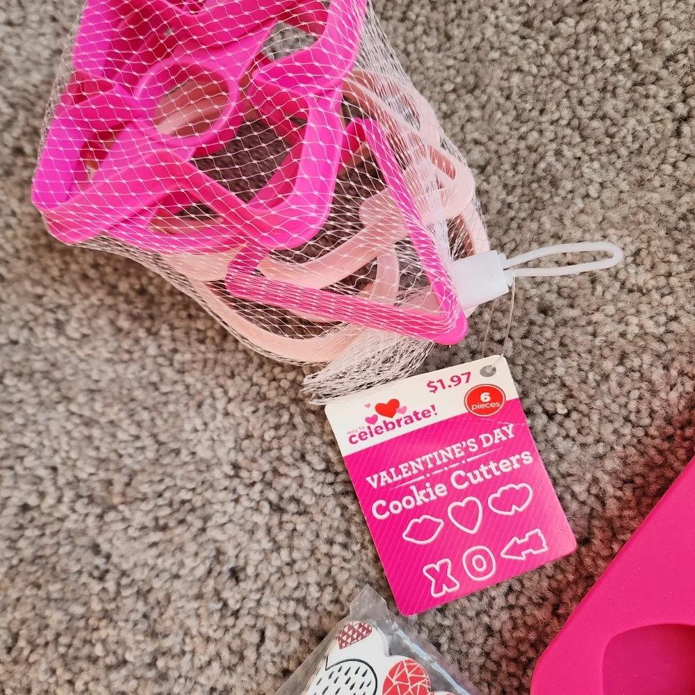 Valentine's Bakers Silicone Molds, Cookir Cutters And More